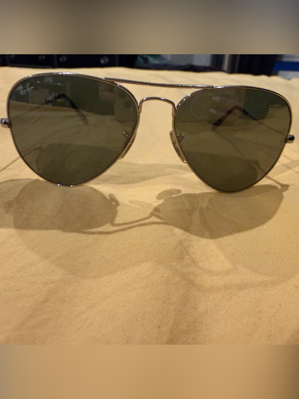Ray-Ban Aviator Sunglasses with Dark Green Lenses and Silver Frame unisex